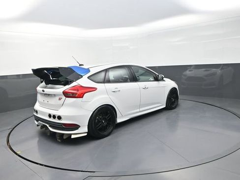 Used 2018 Ford Focus ST image 10