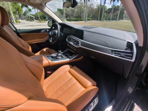 Used 2022 BMW X7 xDrive40i w/ Premium Package image 45