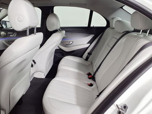 Used 2022 Mercedes-Benz E 350 Sedan image 13