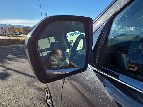 Used 2024 Ford Expedition XLT image 34