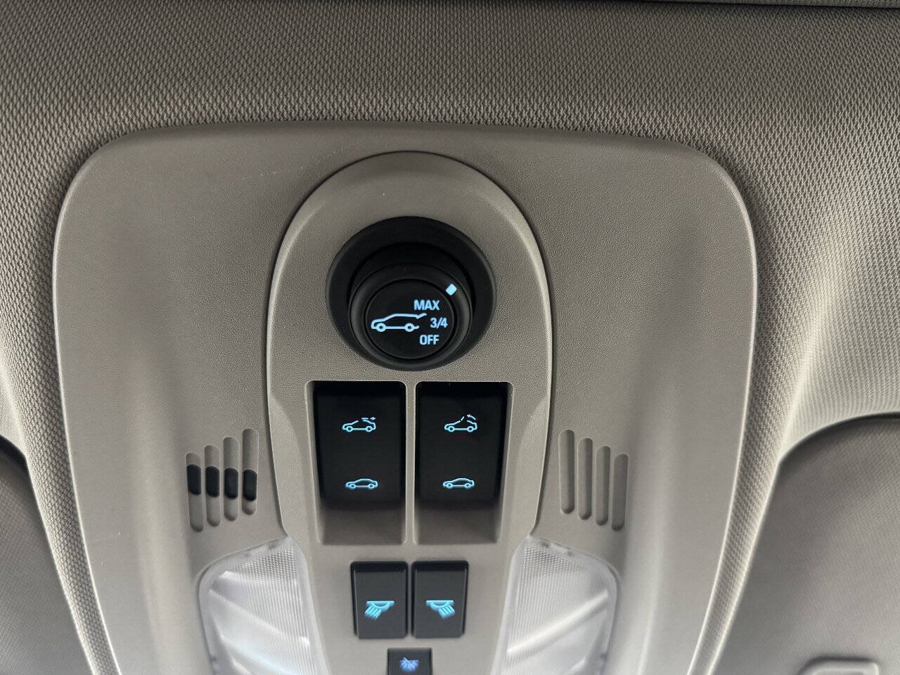 Used 2016 Chevrolet Equinox LTZ w/ Enhanced Convenience Package AWD/4WD image 37
