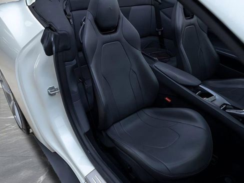 Used 2019 Ferrari Portofino RWD image 36