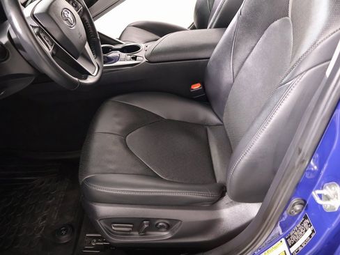 Used 2024 Toyota Camry XLE image 12