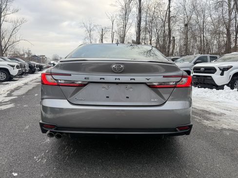 Used 2025 Toyota Camry SE image 11