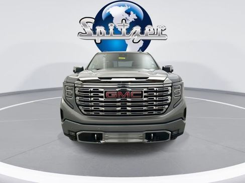 Certified 2025 GMC Sierra 1500 Denali w/ Technology Package AWD/4WD image 3