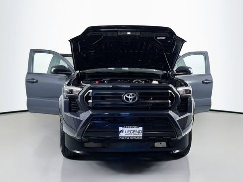 Used 2024 Toyota Tacoma SR w/ SR Upgrade Package AWD/4WD image 17
