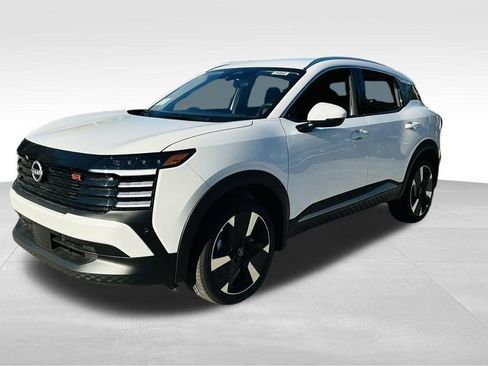 New 2026 Nissan Kicks SR image 3