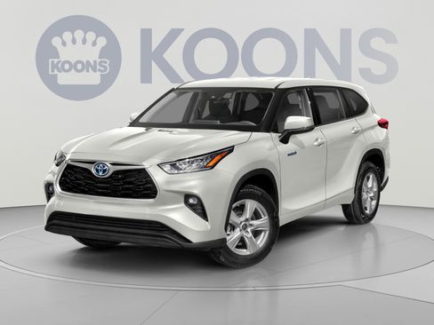 Used 2021 Toyota Highlander XLE AWD/4WD image 1