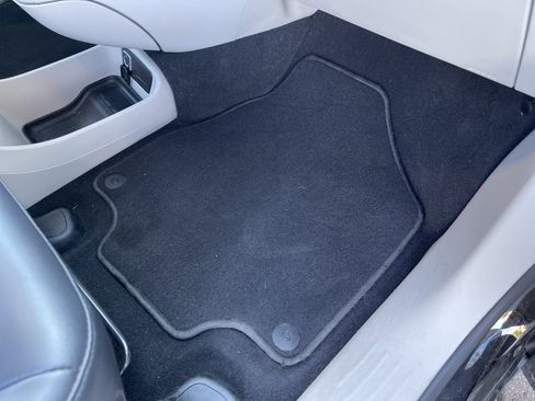 Used 2024 Chrysler Pacifica Touring-L image 34