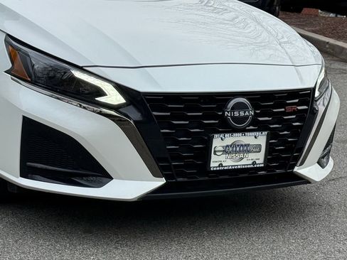 Used 2024 Nissan Altima 2.5 SR image 8