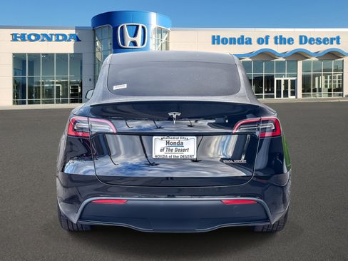 Used 2023 Tesla Model Y Performance image 6