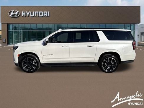 Used 2021 Chevrolet Suburban RST w/ Luxury Package image 2