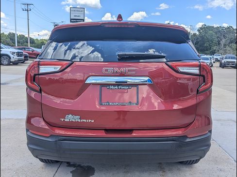 Used 2024 GMC Terrain SLE FWD image 10