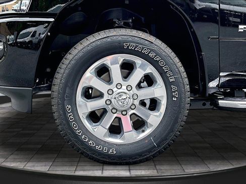 New 2026 RAM 2500 Laramie AWD/4WD image 12
