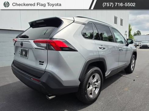 Used 2022 Toyota RAV4 XLE AWD/4WD image 5