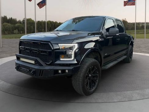 Used 2017 Ford F150 XLT w/ Equipment Group 301A Mid AWD/4WD image 3