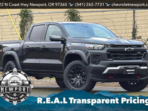 Used 2025 Chevrolet Colorado Trail Boss AWD/4WD image 2