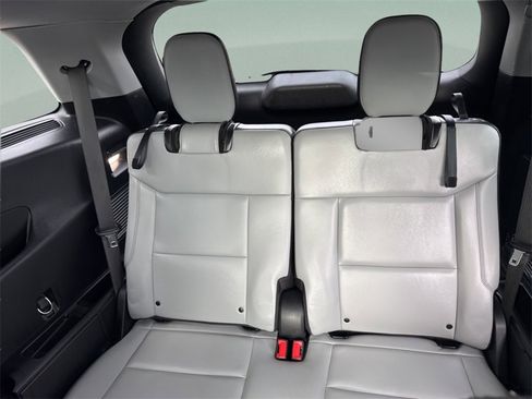 Used 2021 Ford Explorer XLT w/ Equipment Group 202A image 12