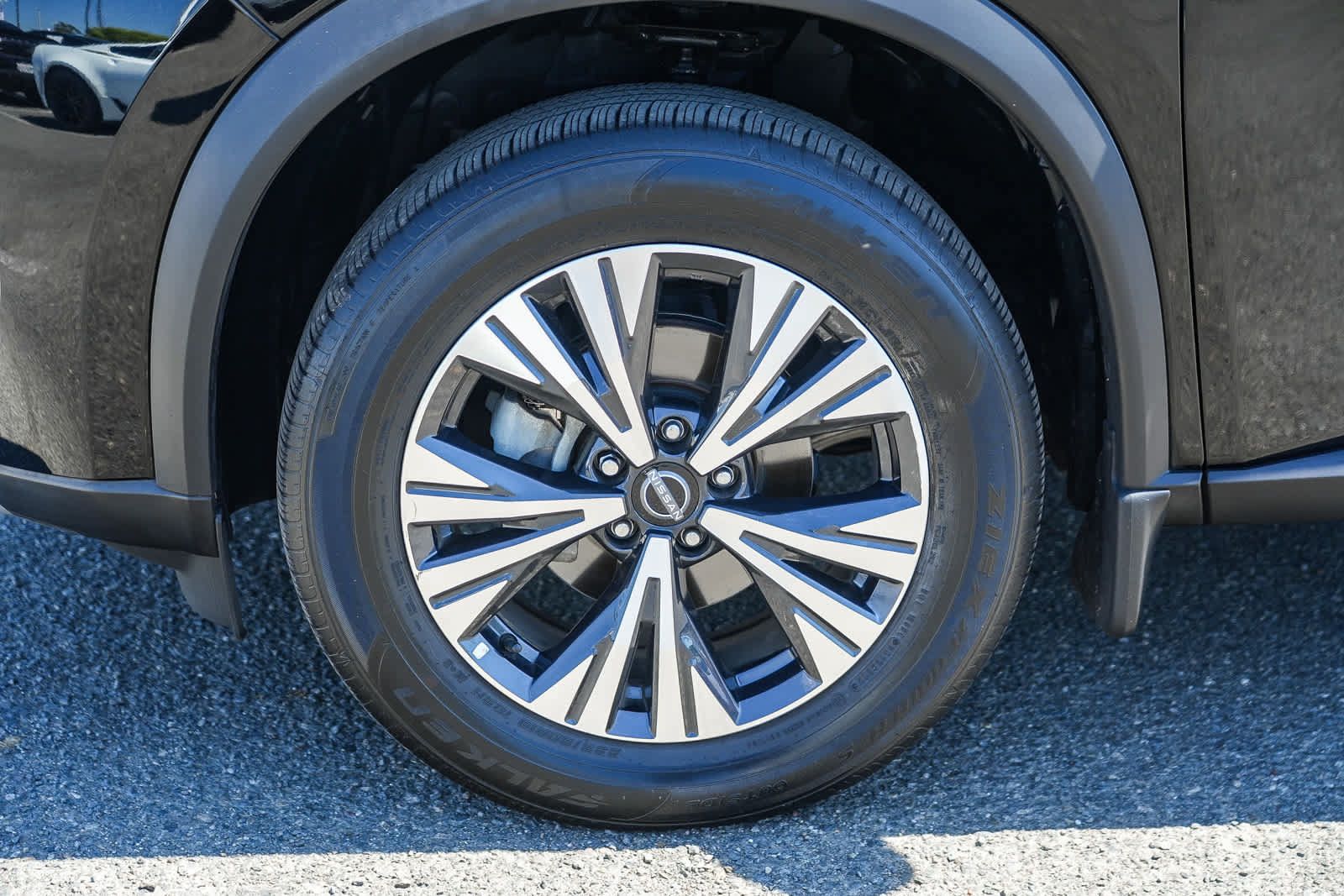 Used 2023 Nissan Rogue SV FWD image 13
