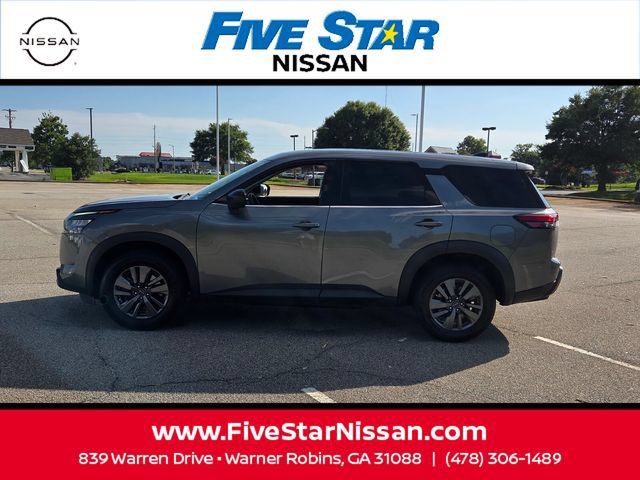 Used 2024 Nissan Pathfinder S FWD image 4