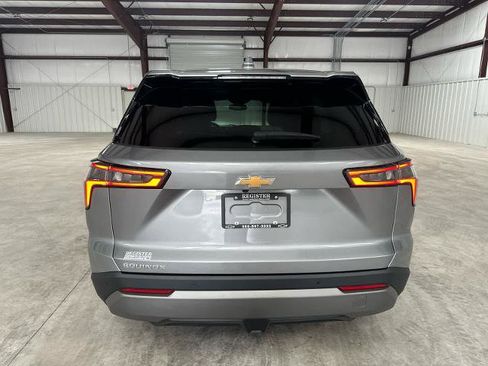 Used 2025 Chevrolet Equinox LT FWD image 4