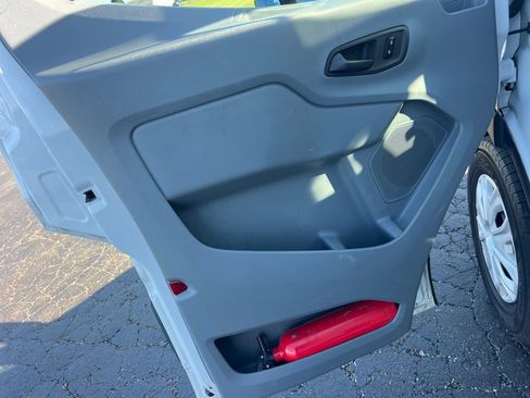 Used 2015 Ford Transit 350 XLT RWD image 9