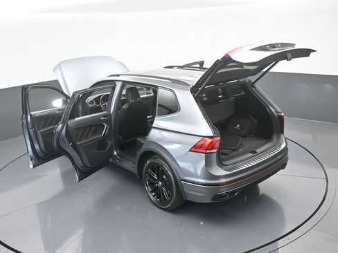 Used 2022 Volkswagen Tiguan SE R-Line image 73