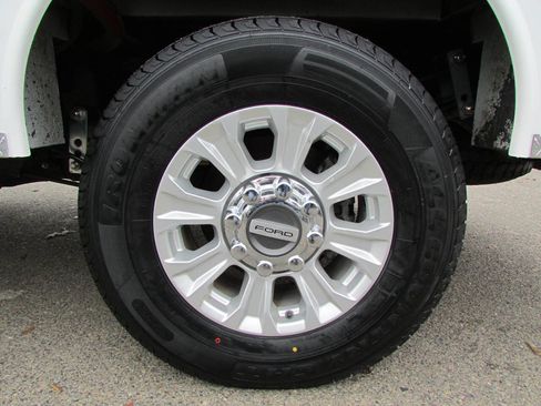 Used 2022 Ford F250 XLT image 16