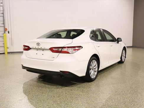 Used 2018 Toyota Camry LE FWD image 10