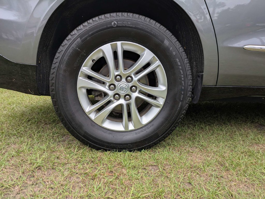 Used 2019 Buick Enclave Essence FWD image 11