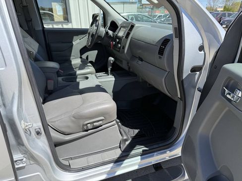 Used 2019 Nissan Frontier SL AWD/4WD image 11