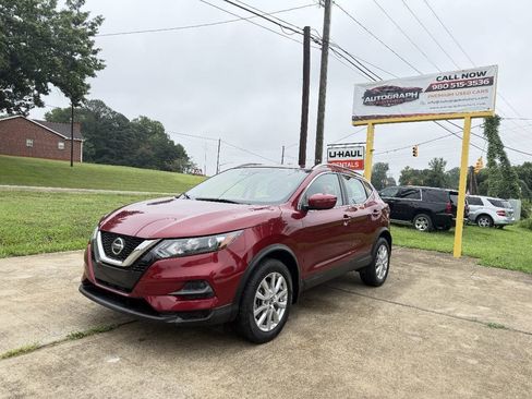 Used 2020 Nissan Rogue Sport SV FWD image 1