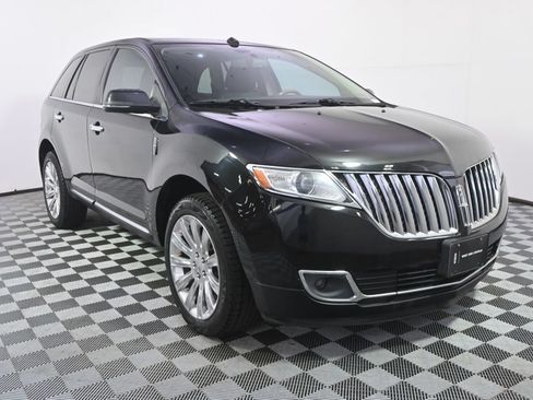 Used 2014 Lincoln MKX AWD w/ Equipment Group 102A image 9