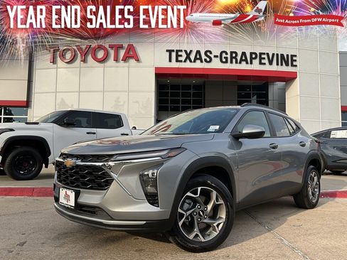 Used 2025 Chevrolet Trax LT image 1