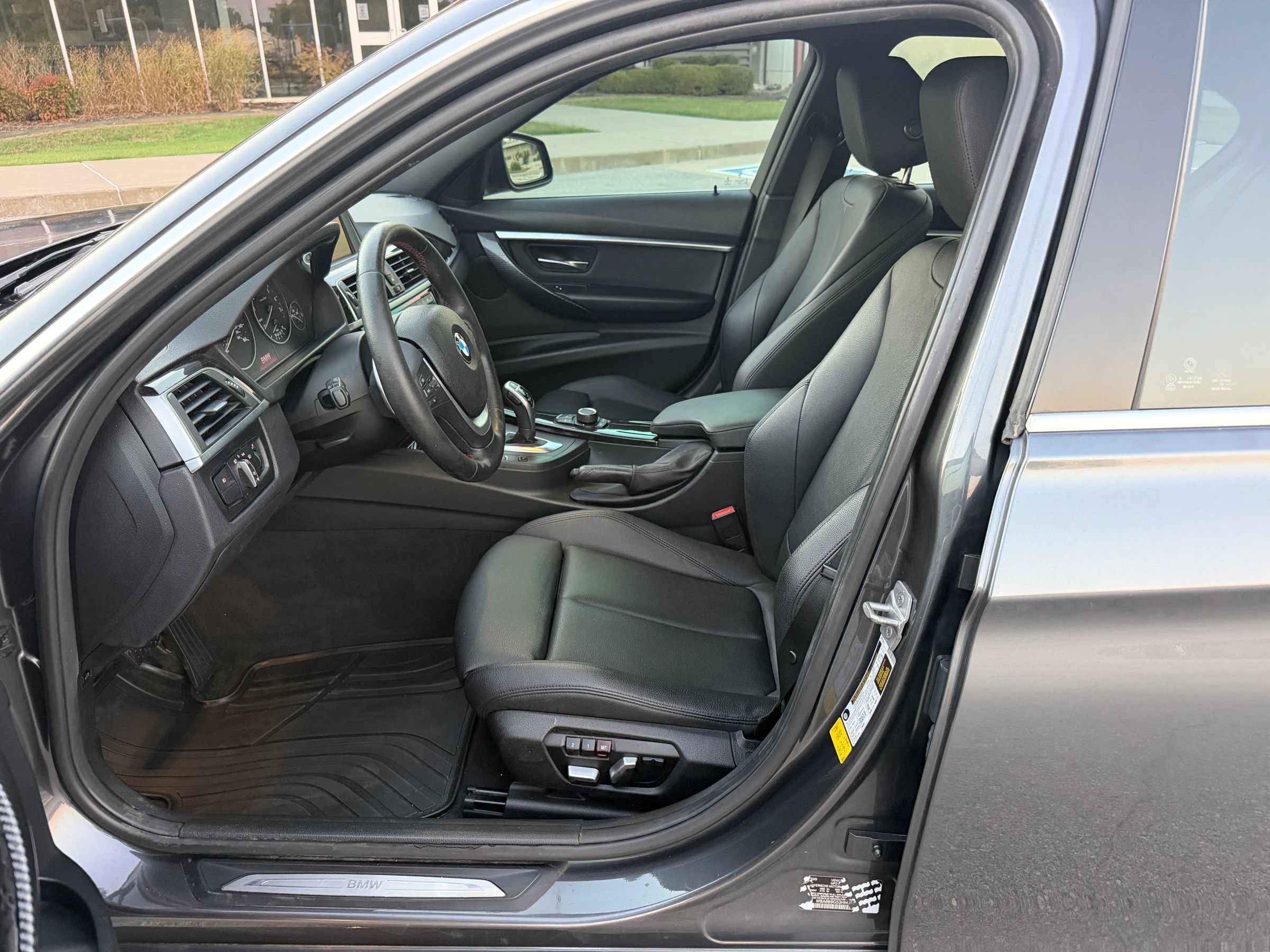 Used 2017 BMW 330i Sedan RWD image 10