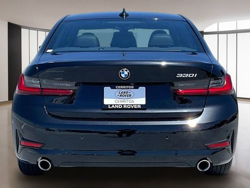Used 2022 BMW 330i Sedan w/ Premium Package 2 RWD image 5