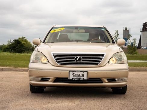 Used 2006 Lexus LS 430 RWD image 2