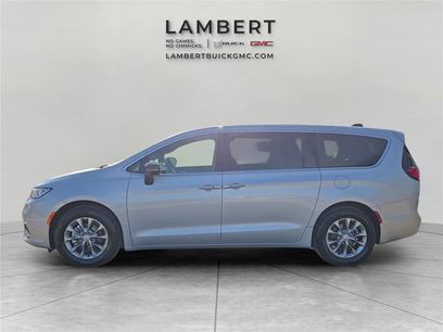 Used 2026 Chrysler Pacifica Limited