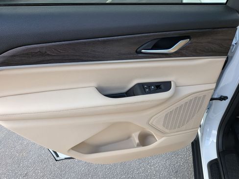 Used 2023 Jeep Grand Cherokee L Limited image 26