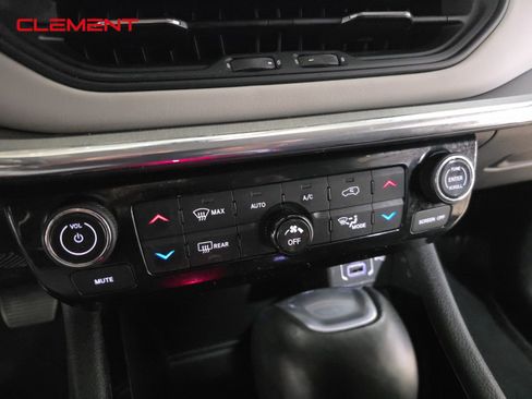 Used 2022 Jeep Compass Limited image 20