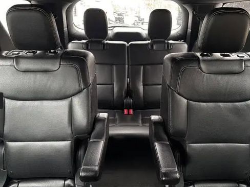 Used 2020 Ford Explorer ST w/ ST High-Performance Pack image 24