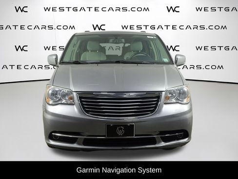 Used 2014 Chrysler Town & Country Touring-L w/ Driver Convenience Group image 2