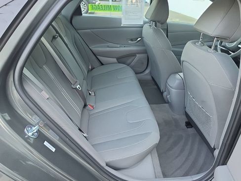 Used 2025 Hyundai Elantra SEL FWD image 30