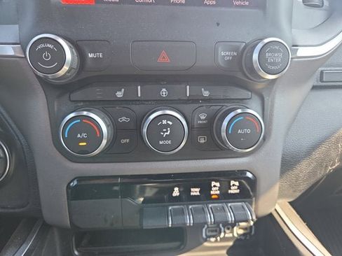 Used 2022 RAM 1500 Big Horn AWD/4WD image 16