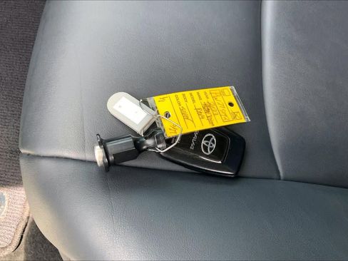 Used 2023 Toyota RAV4 XLE Premium FWD image 15