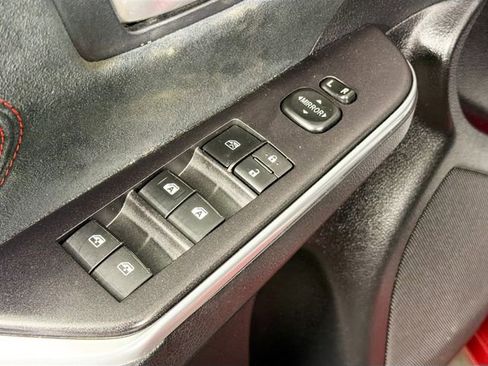 Used 2016 Toyota Camry SE FWD image 18
