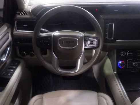 Used 2023 GMC Yukon Denali AWD/4WD image 9