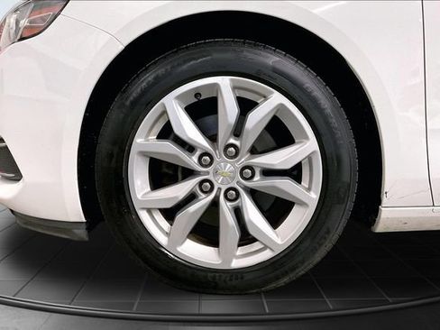 Used 2016 Chevrolet Impala LT w/ Convenience Package FWD image 9