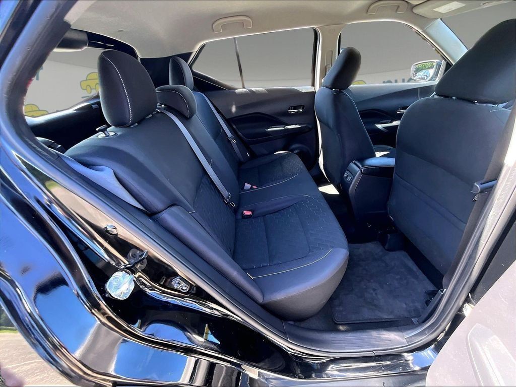 Used 2021 Nissan Kicks SV FWD image 16