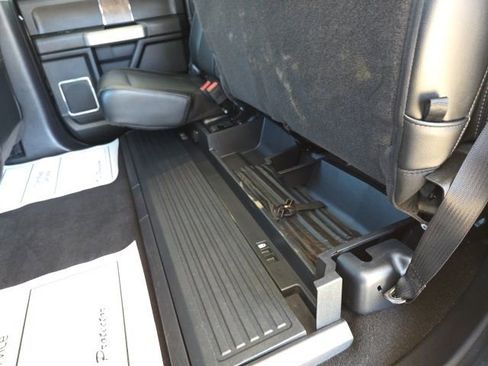 Used 2019 Ford F250 Lariat w/ Lariat Ultimate Package AWD/4WD image 59